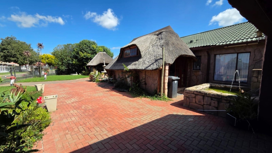 4 Bedroom Property for Sale in Fichardt Park Free State